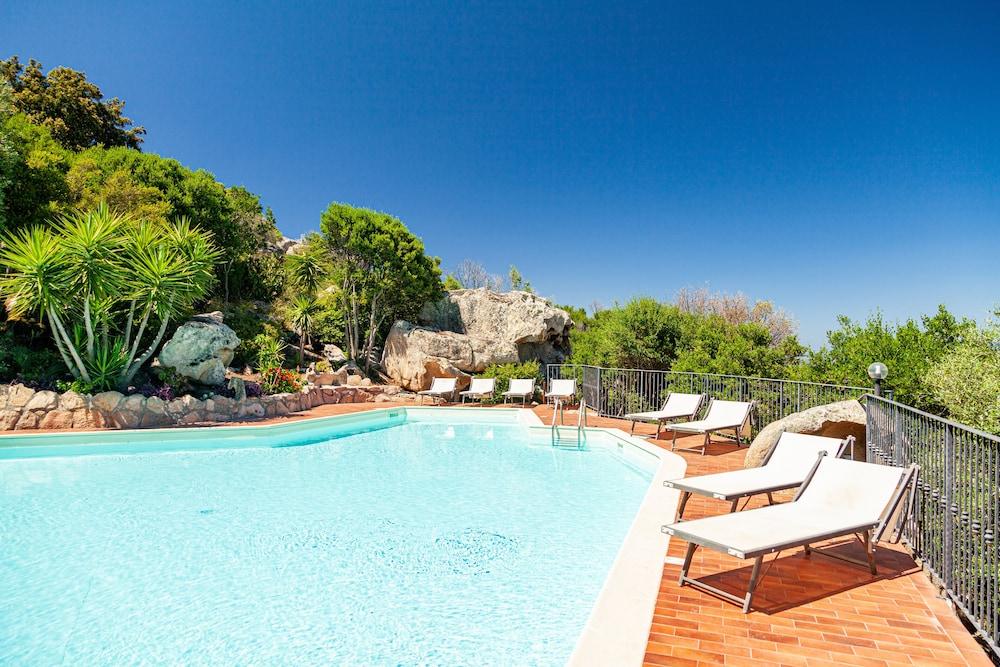 Hotel San Trano Luogosanto Bagian luar foto