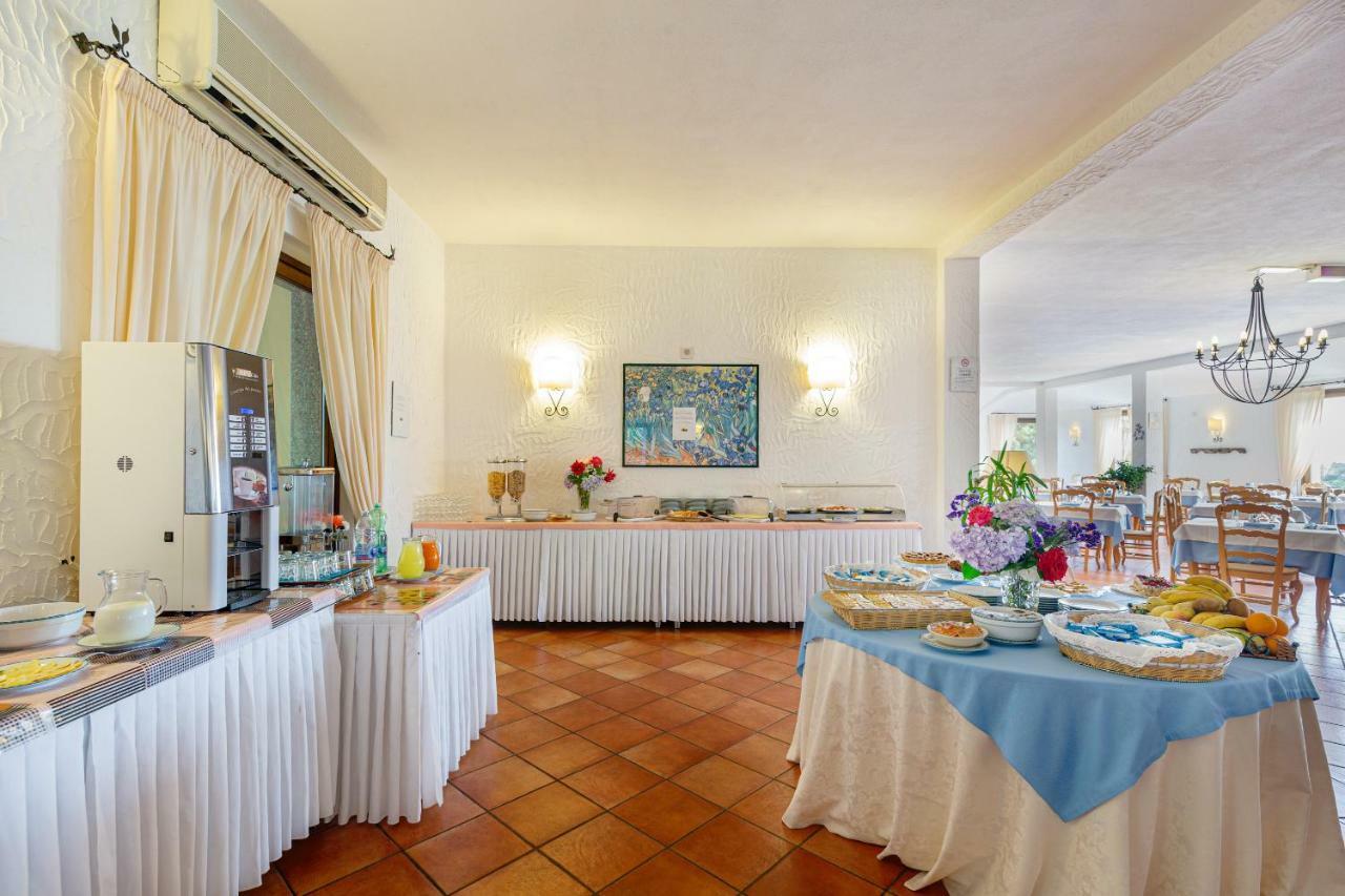 Hotel San Trano Luogosanto Bagian luar foto