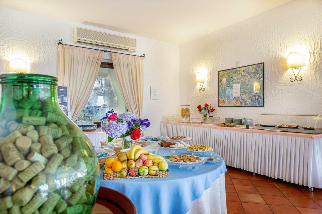 Hotel San Trano Luogosanto Bagian luar foto